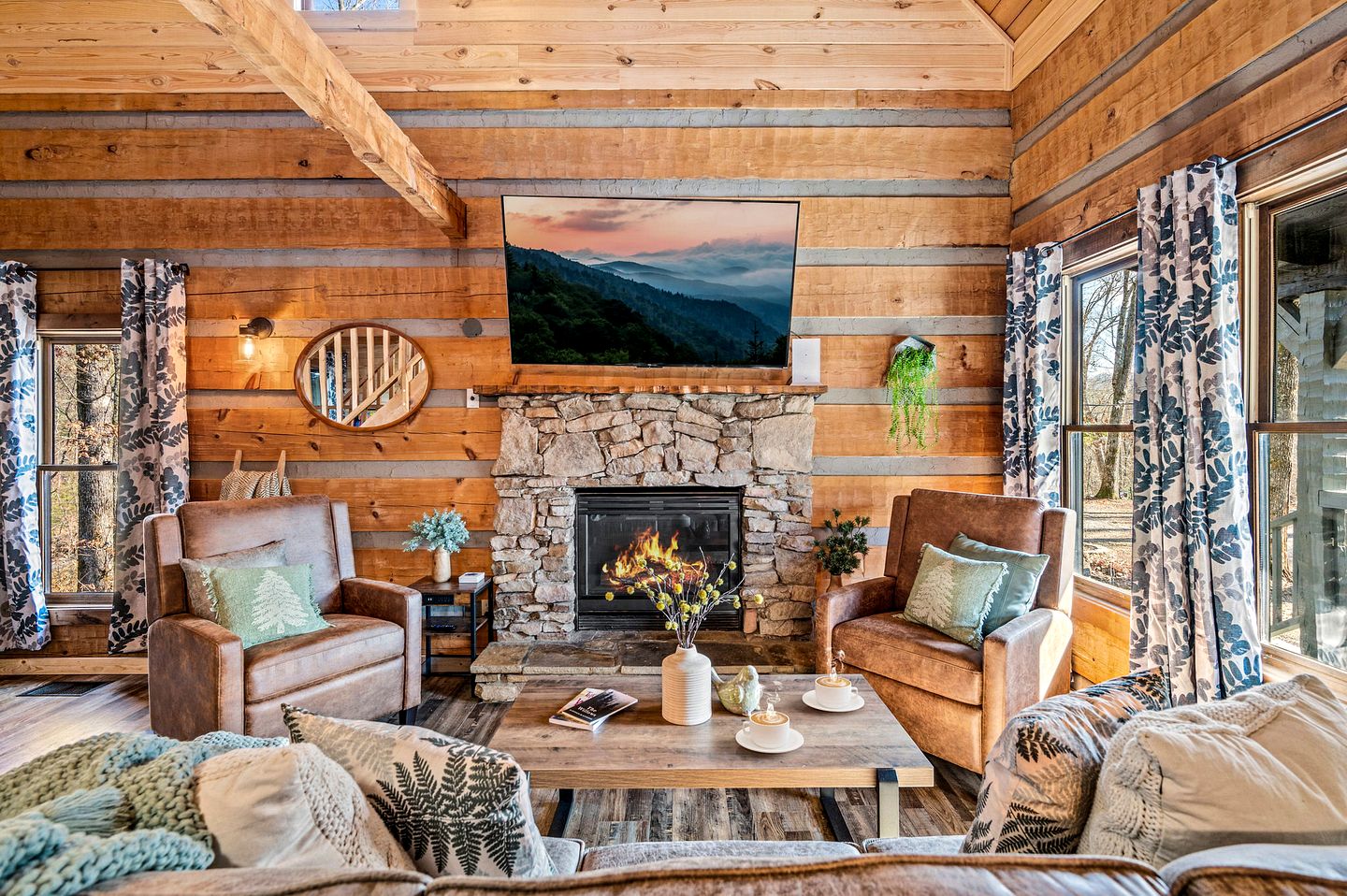 Gorgeous Secluded Cabin with Fire Pit and Barbecue in Sevierville, Tennessee