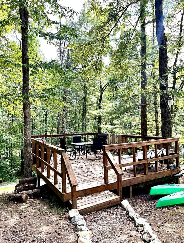 Gorgeous Secluded Cabin with Hiking Trails Near in Frenchburg, Kentucky