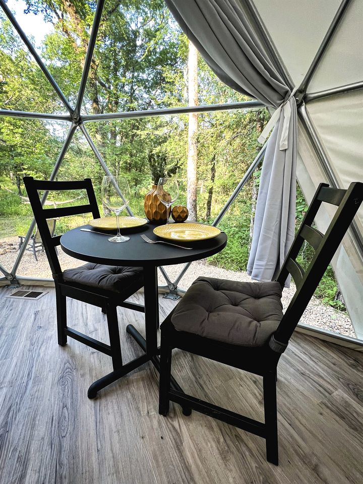 Gorgeous Secluded Dome with Hot-tub in Broken Bow, Oklahoma