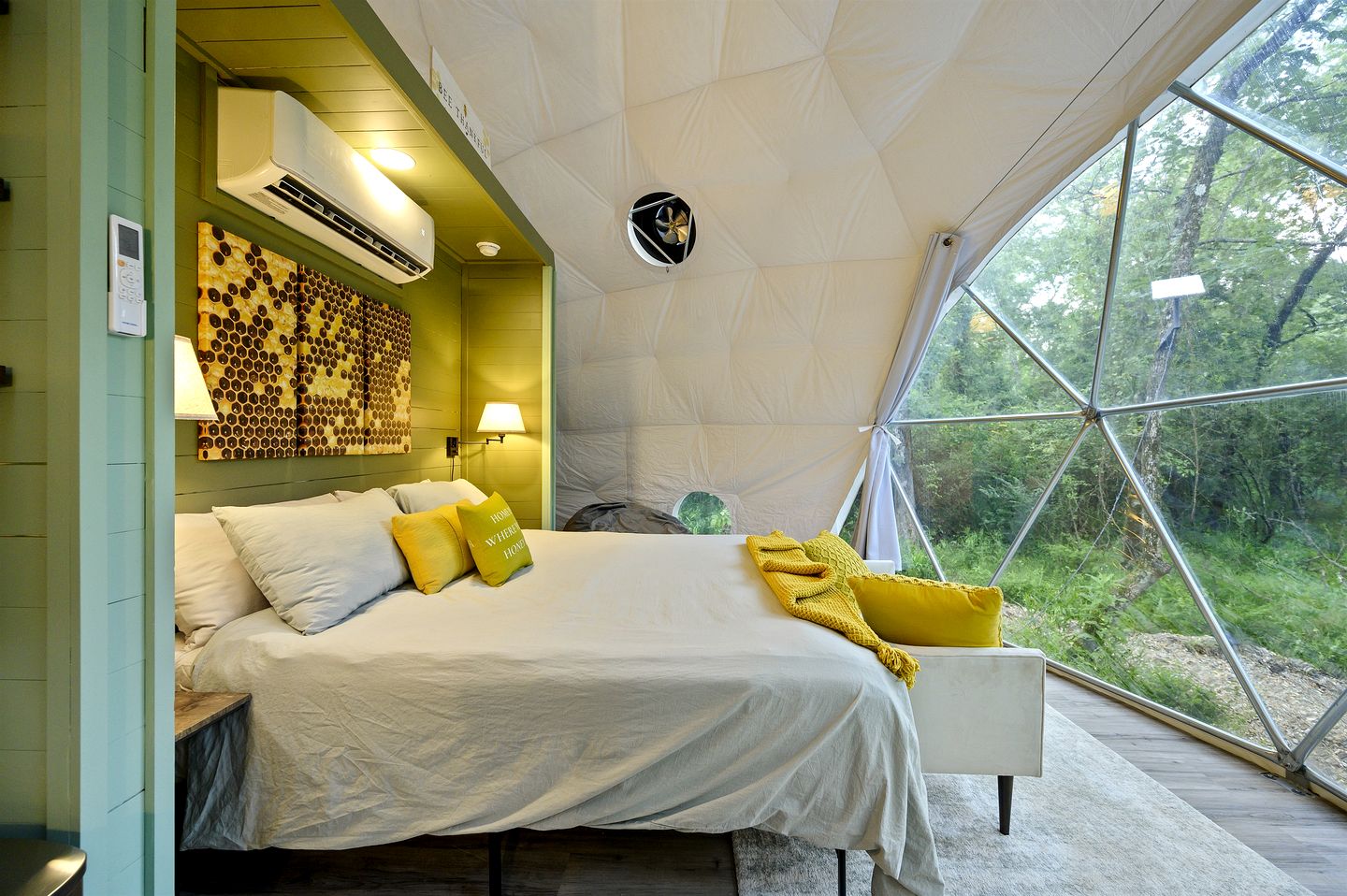 Gorgeous Secluded Dome with Hot-tub in Broken Bow, Oklahoma
