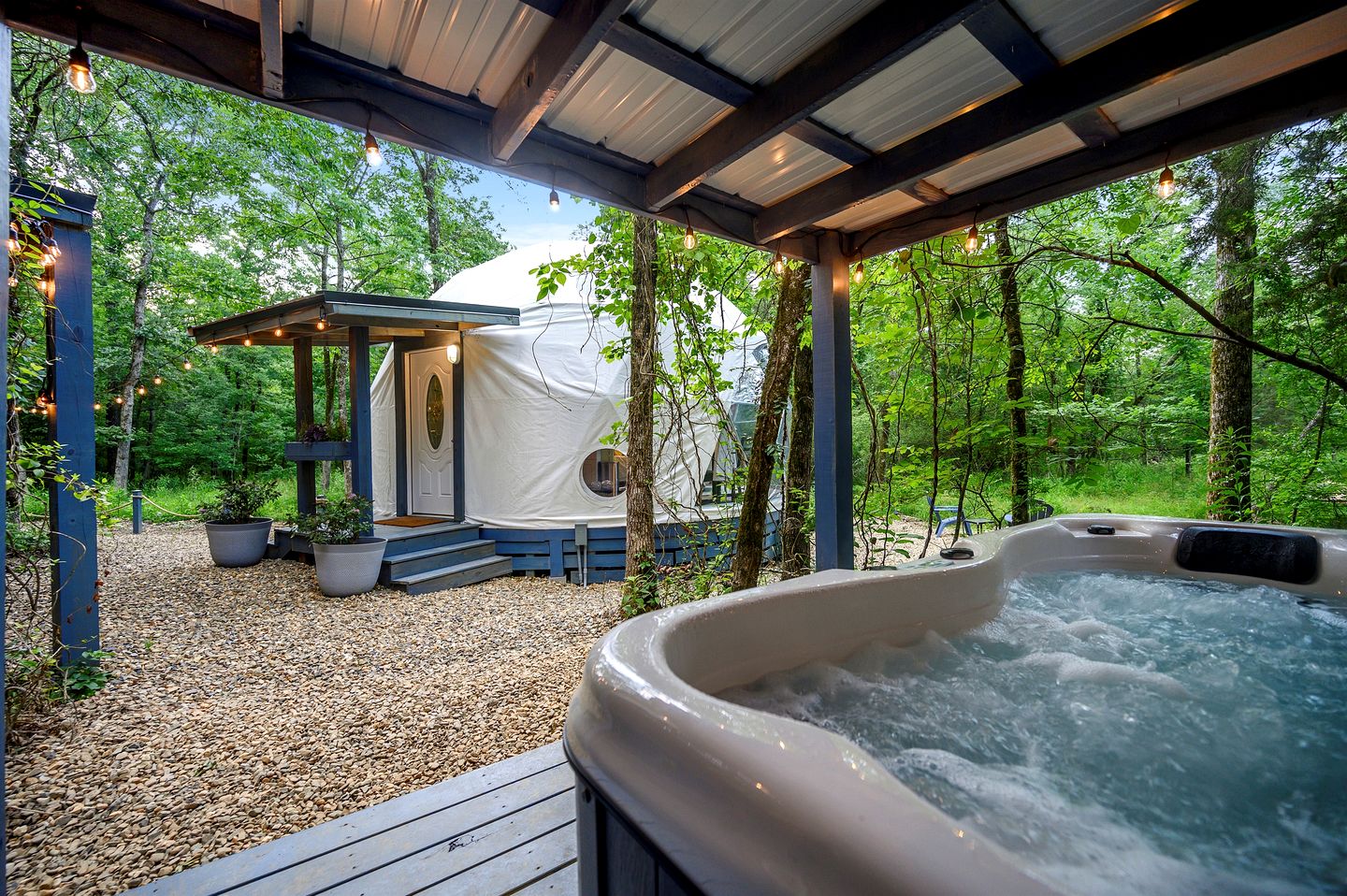Gorgeous Secluded Dome with Hot-tub in Broken Bow, Oklahoma
