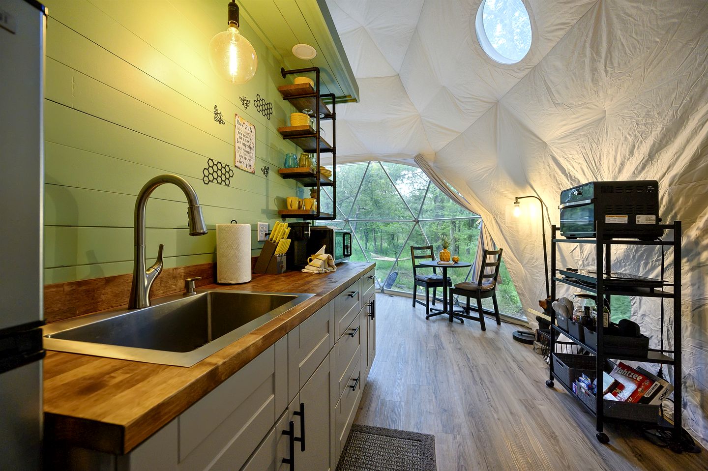 Gorgeous Secluded Dome with Hot-tub in Broken Bow, Oklahoma