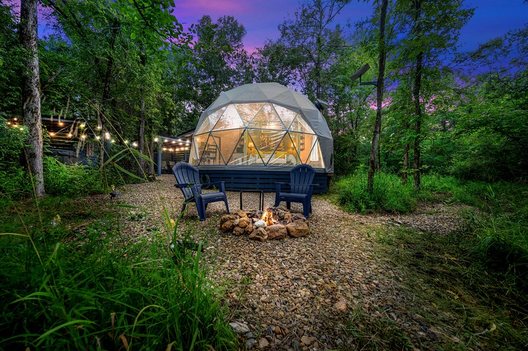 Gorgeous Secluded Dome with Hot-tub in Broken Bow, Oklahoma