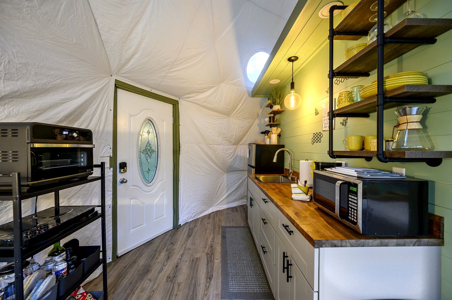 Gorgeous Secluded Dome with Hot-tub in Broken Bow, Oklahoma