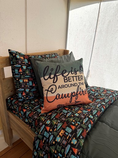 Tented Cabins (United States of America, Cassville, Missouri)