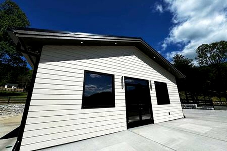 The Retreat at Valley Bear Farms, Vacation Rentals, Transylvania County, United States of