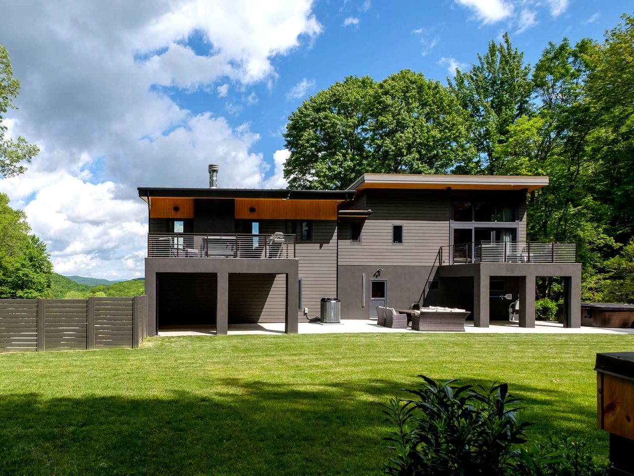 Gorgeous Secluded Vacation Rental in Transylvania County, North Carolina