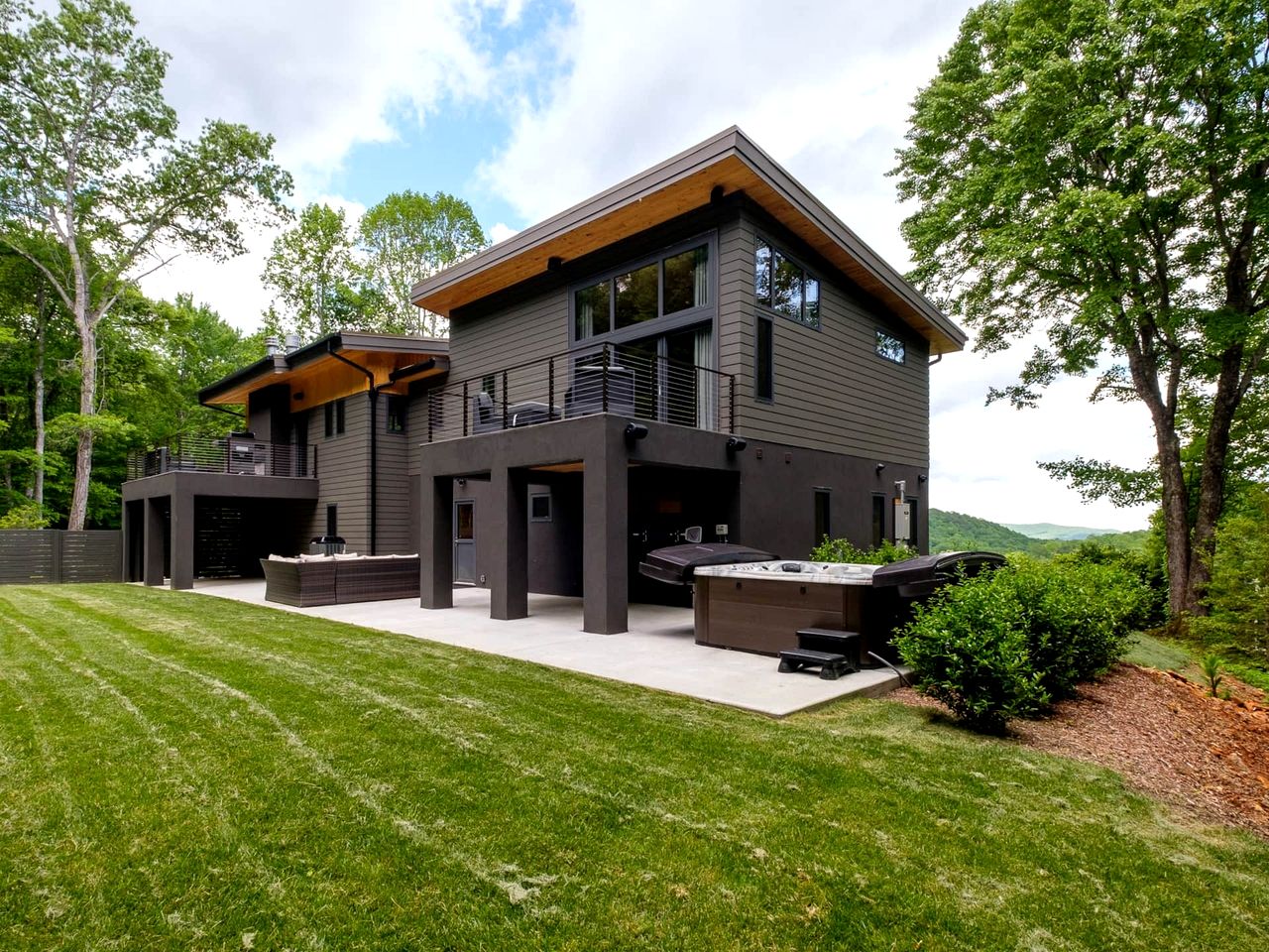 Gorgeous Secluded Vacation Rental in Transylvania County, North Carolina