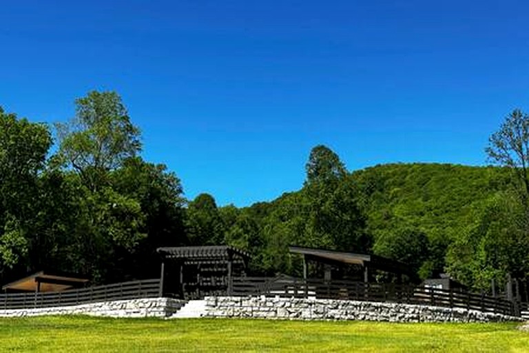 The Retreat at Valley Bear Farms, Vacation Rentals, Transylvania County, United States of