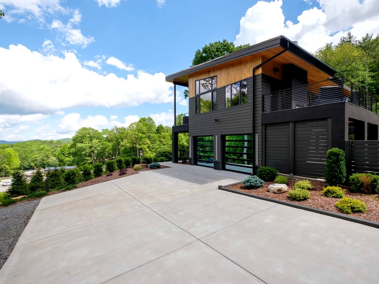 Gorgeous Secluded Vacation Rental in Transylvania County, North Carolina