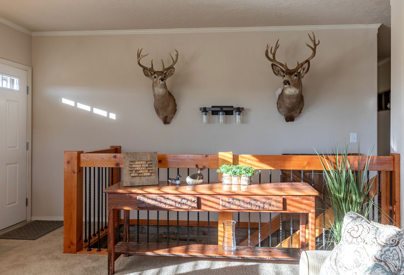 Gorgeous Secluded Villa with Hot-tub, Fire Pit and Games in Etna, Wyoming