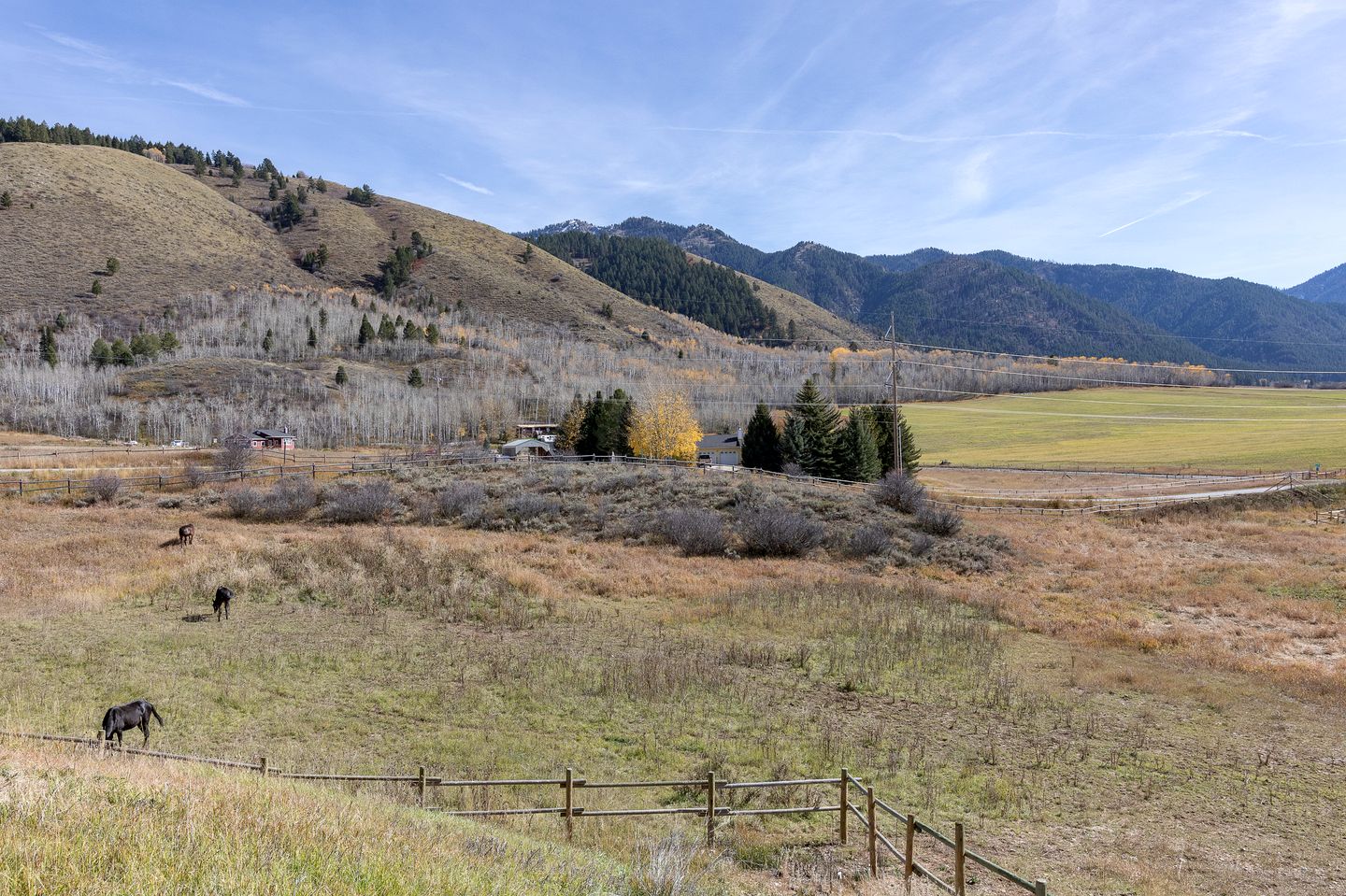 Gorgeous Secluded Villa with Hot-tub, Fire Pit and Games in Etna, Wyoming