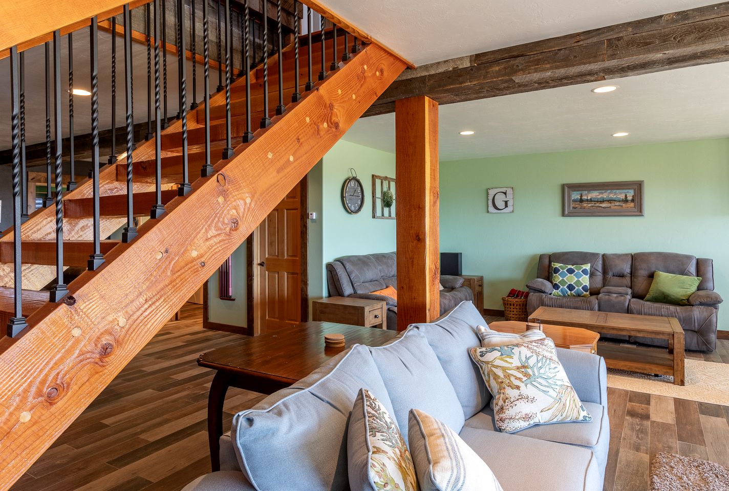 Gorgeous Secluded Villa with Hot-tub, Fire Pit and Games in Etna, Wyoming