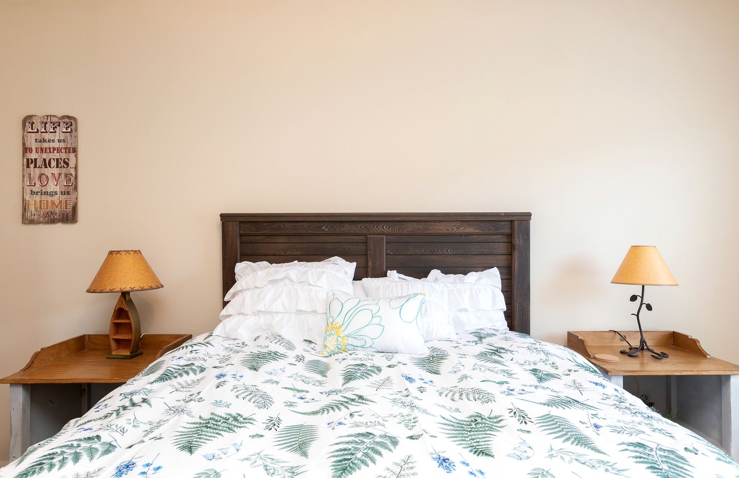 Gorgeous Secluded Villa with Hot-tub, Fire Pit and Games in Etna, Wyoming