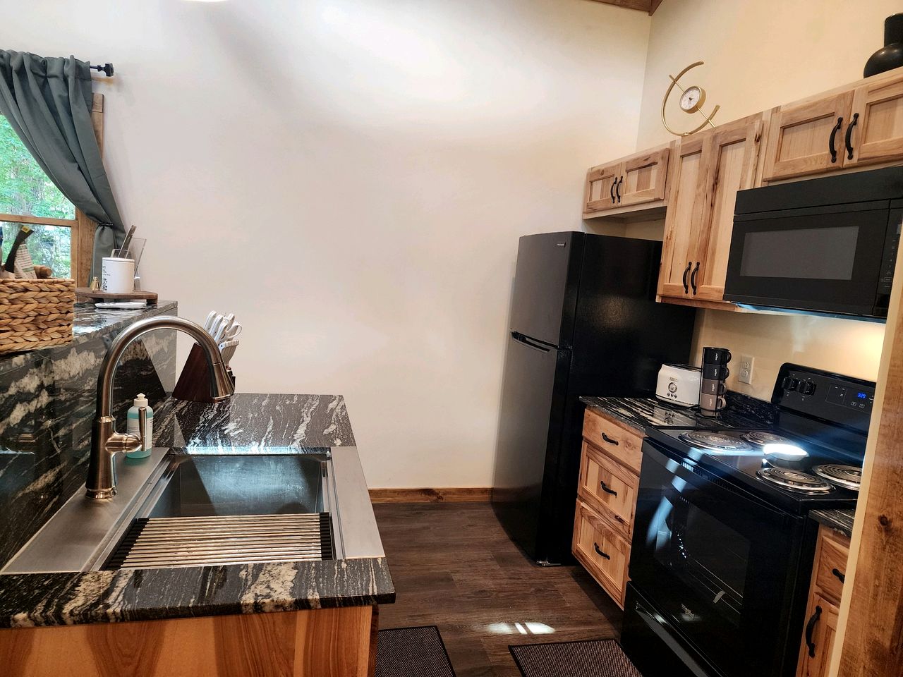 Gorgeous Secluded Wooden Cabin in Carbondale, Illinois