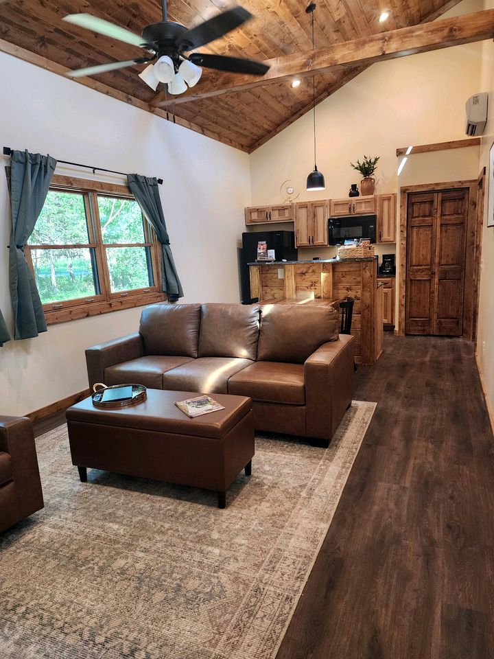 Gorgeous Secluded Wooden Cabin in Carbondale, Illinois