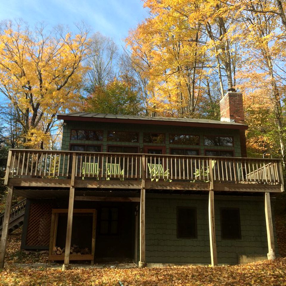 Spacious Cabin Rental with Game Room and Hot Tub near Okemo Mountain Resort, Vermont