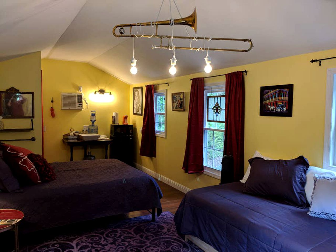 Tiny House Asheville, North Carolina Glamping Hub