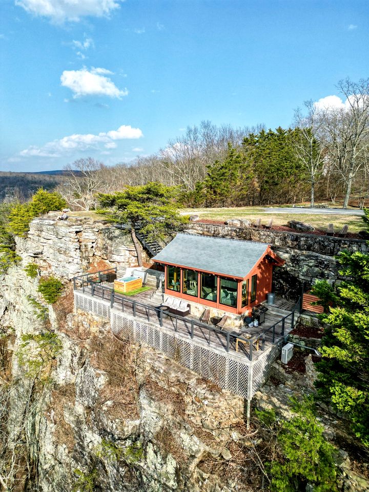 Gorgeous Tea House for Two with Incredible Views for the Ultimate Romantic Escape near Menlo, Georgia