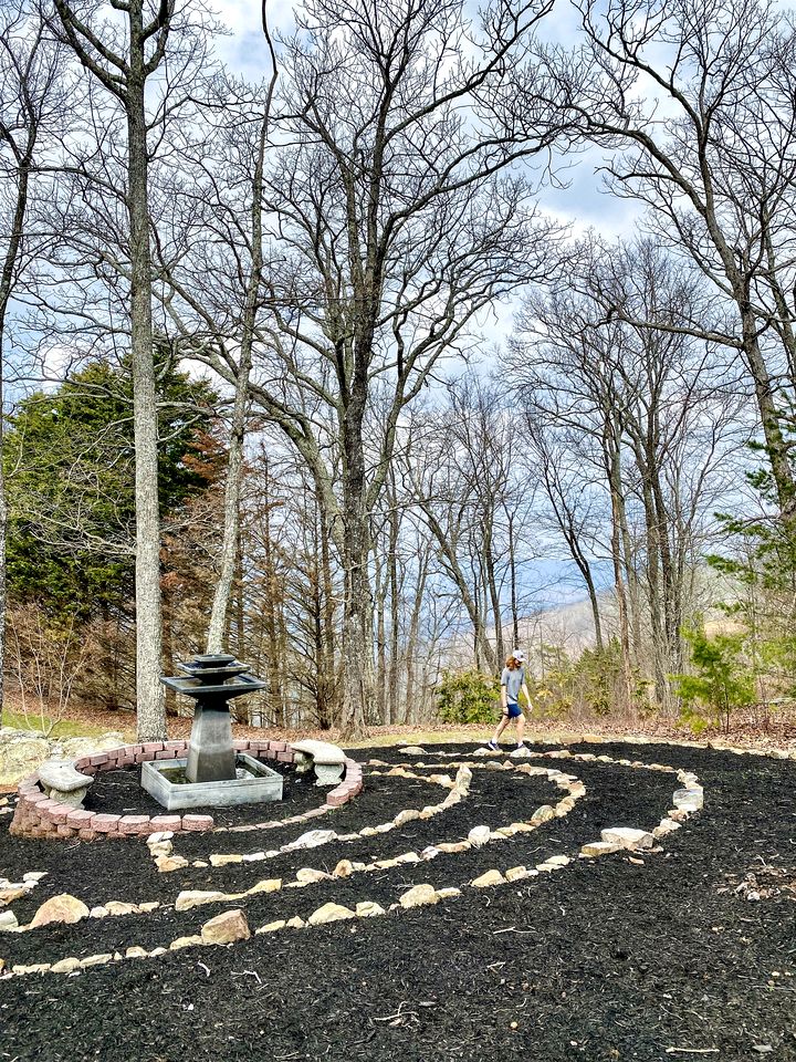 Gorgeous Tea House for Two with Incredible Views for the Ultimate Romantic Escape near Menlo, Georgia