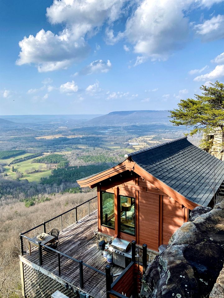 Gorgeous Tea House for Two with Incredible Views for the Ultimate Romantic Escape near Menlo, Georgia