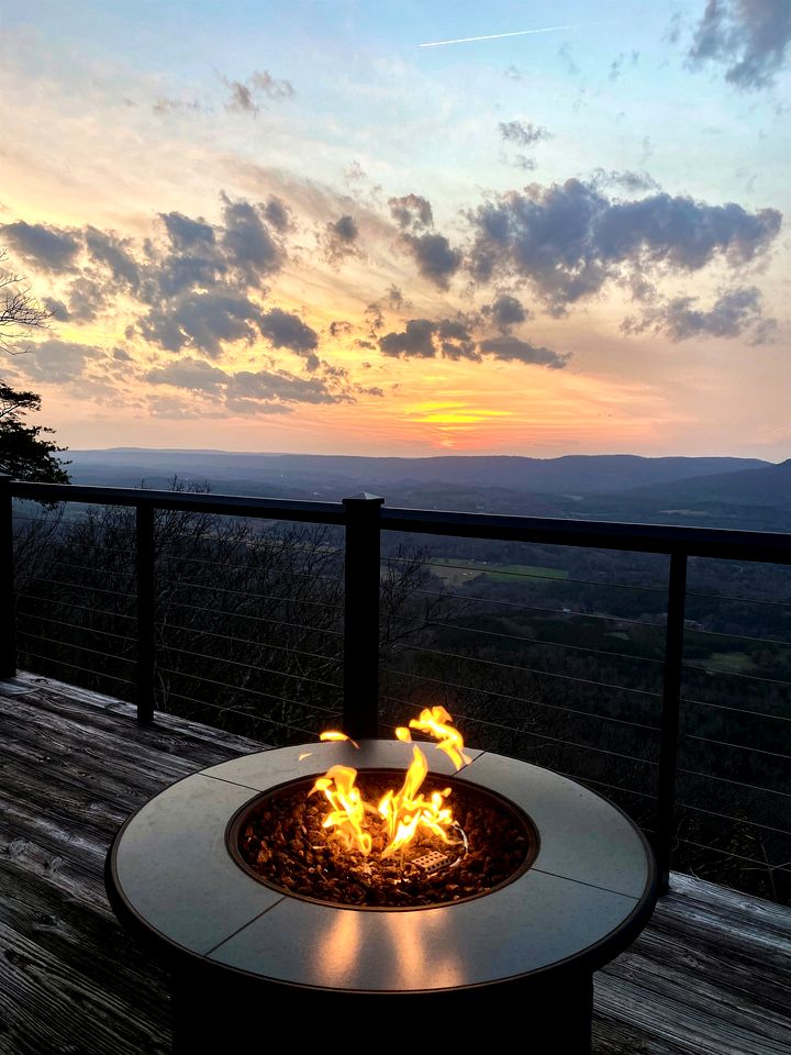 Gorgeous Tea House for Two with Incredible Views for the Ultimate Romantic Escape near Menlo, Georgia