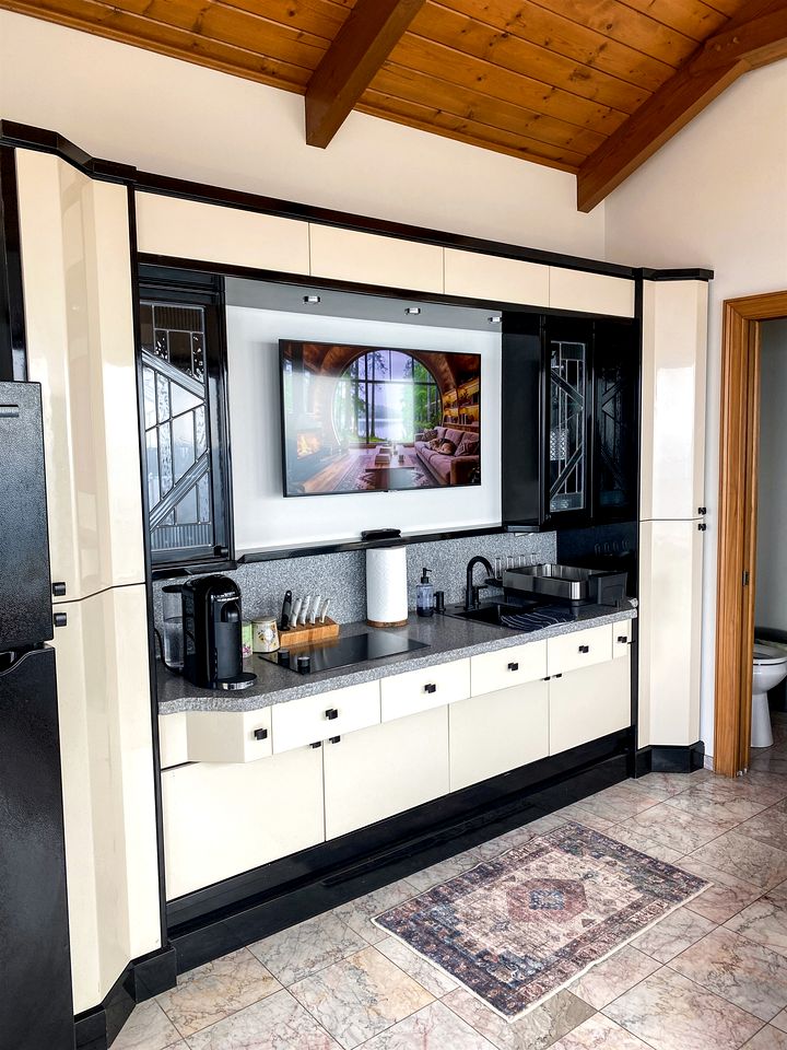 Gorgeous Tea House for Two with Incredible Views for the Ultimate Romantic Escape near Menlo, Georgia