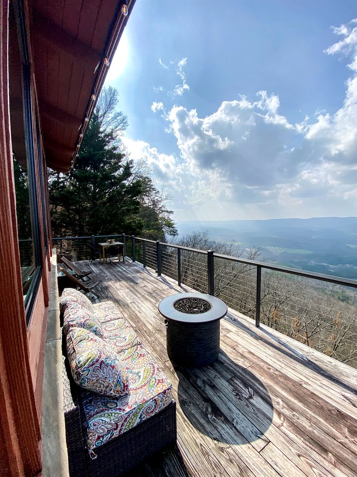 Gorgeous Tea House for Two with Incredible Views for the Ultimate Romantic Escape near Menlo, Georgia