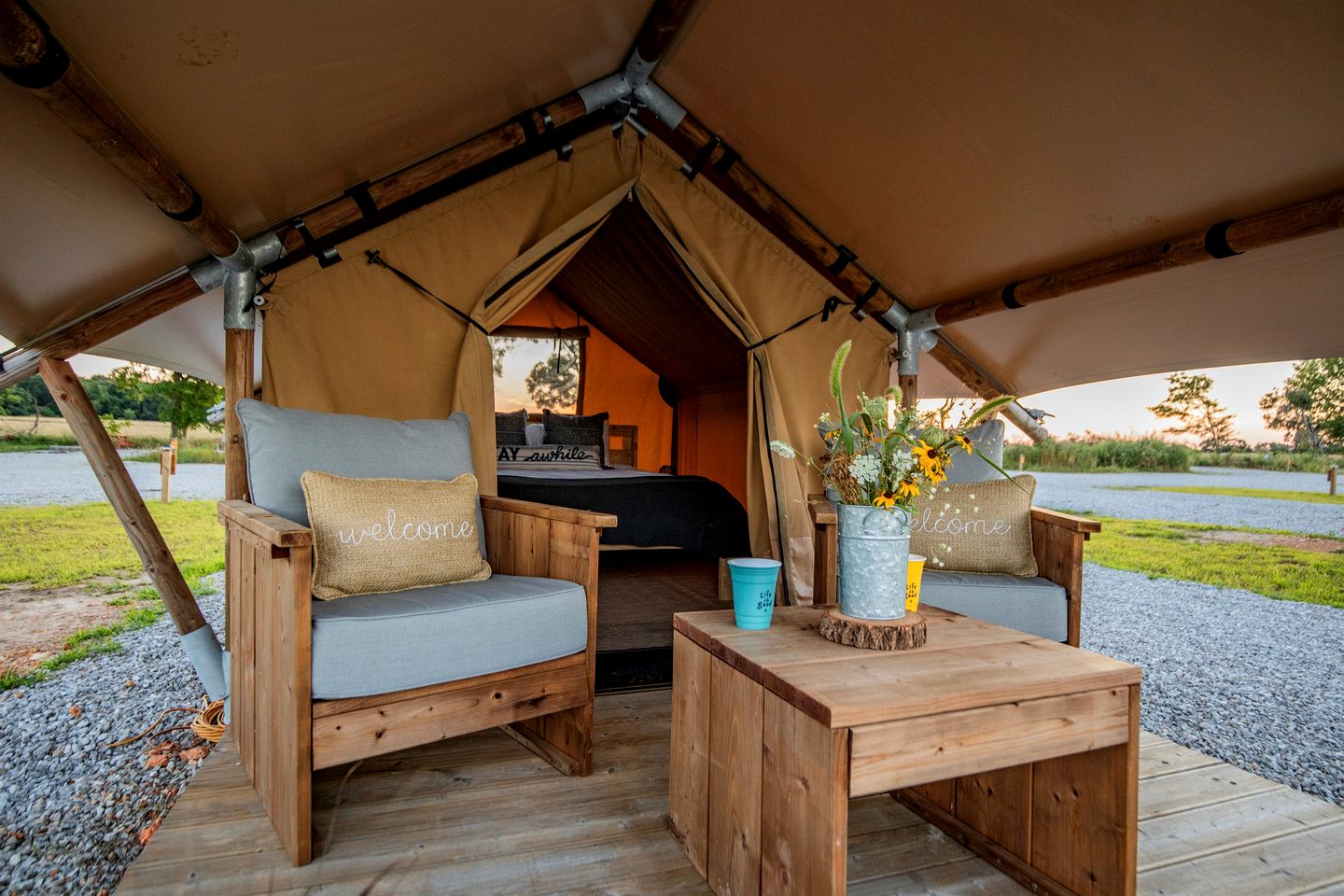 Gorgeous Tented Cabin Close to Great Hiking Trails in Cassville, Missouri