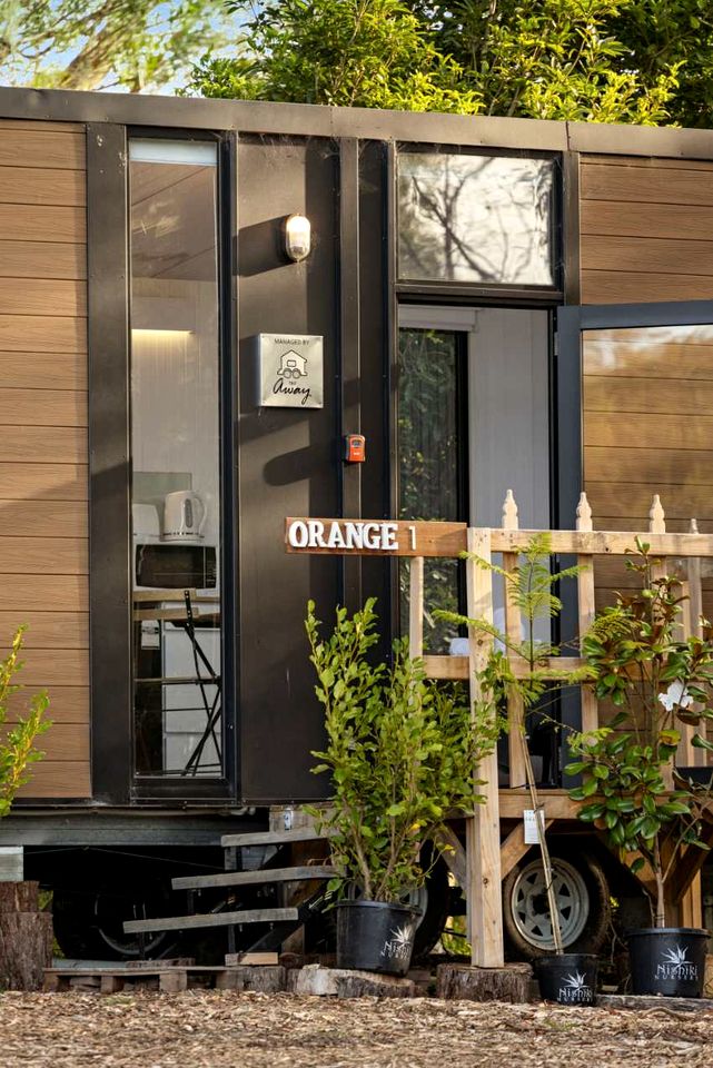 Gorgeous Tiny House with Fire Pit in Yarra Junction, Victoria