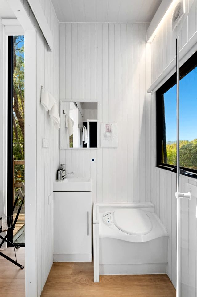 Gorgeous Tiny House with Fire Pit in Yarra Junction, Victoria