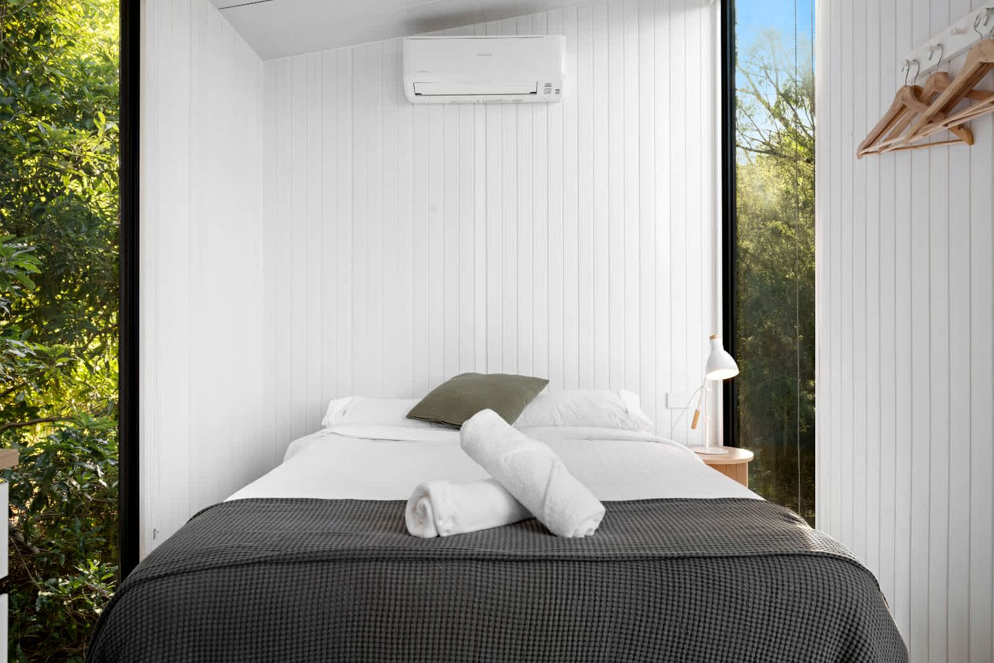 Gorgeous Tiny House with Fire Pit in Yarra Junction, Victoria