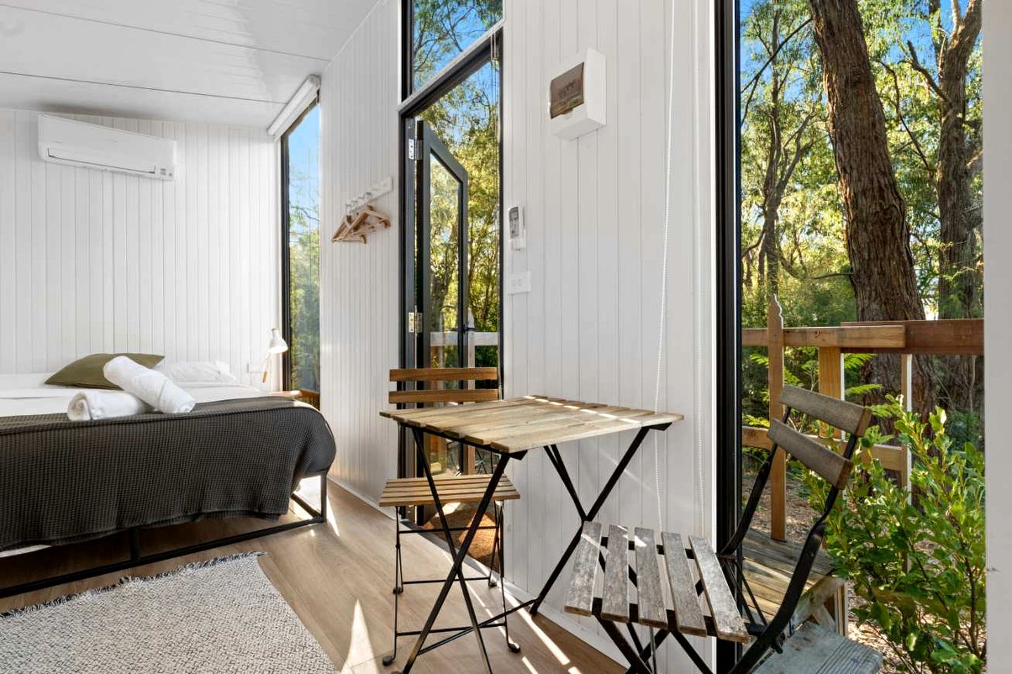 Gorgeous Tiny House with Fire Pit in Yarra Junction, Victoria