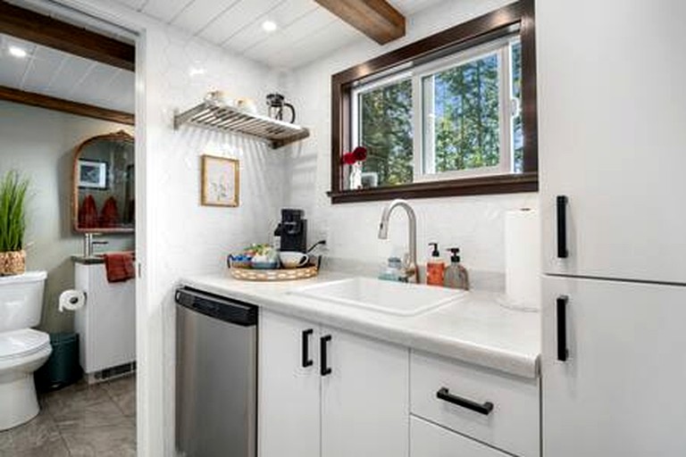 Tiny Houses (United States of America, River Road, Washington)