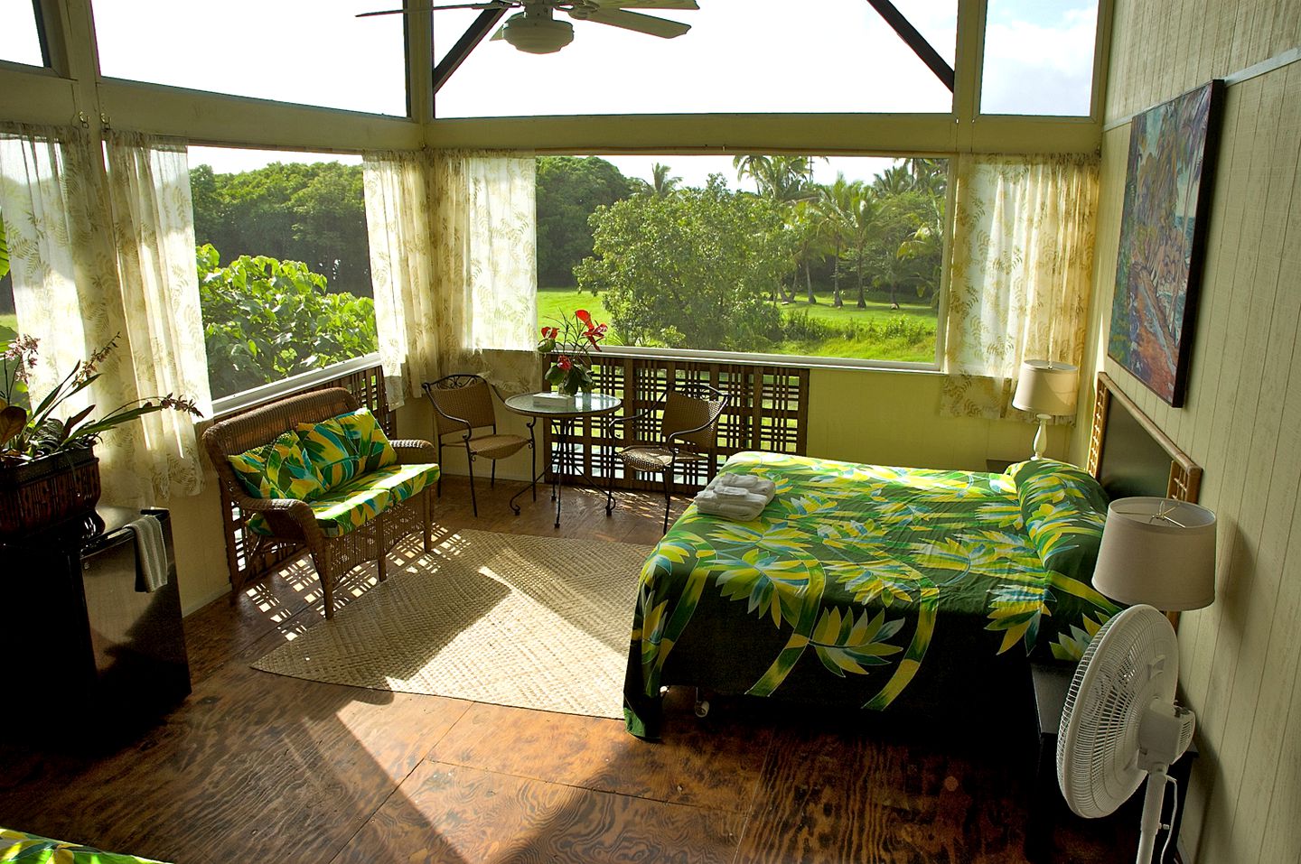Serene Tree House-Style Rental on 120-Acre Retreat Center in Pahoa, Hawaii