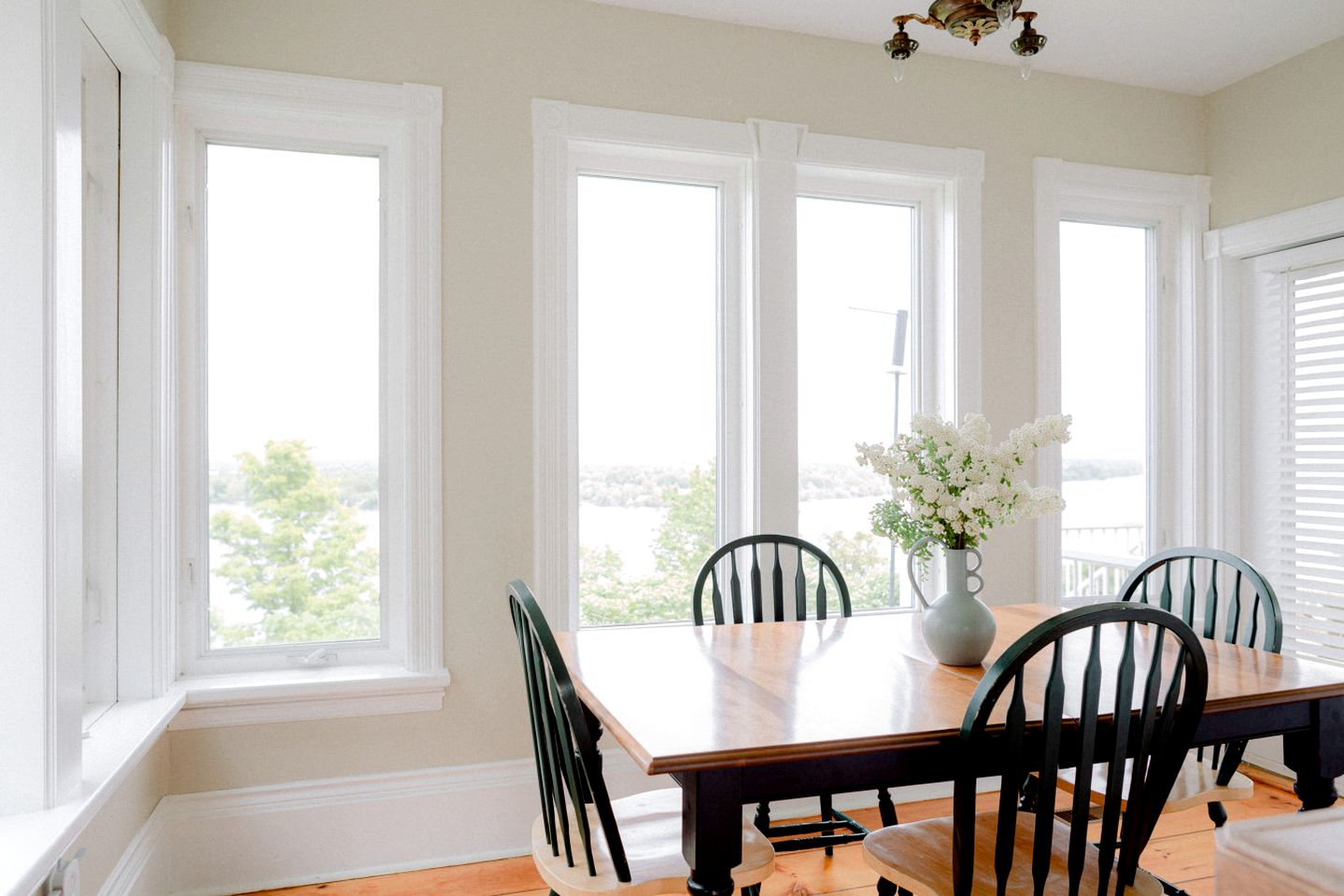 Gorgeous Unique Vacation Rental with Incredible Views for a Relaxing Getaway in Prince Edward, Ontario