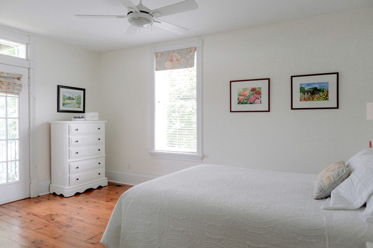 Vacation Rentals (Canada, Prince Edward, Ontario)