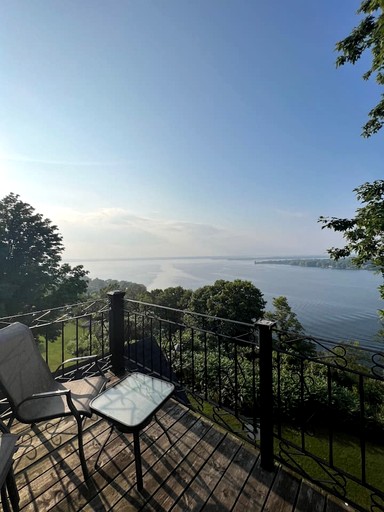 Vacation Rentals (Canada, Prince Edward, Ontario)