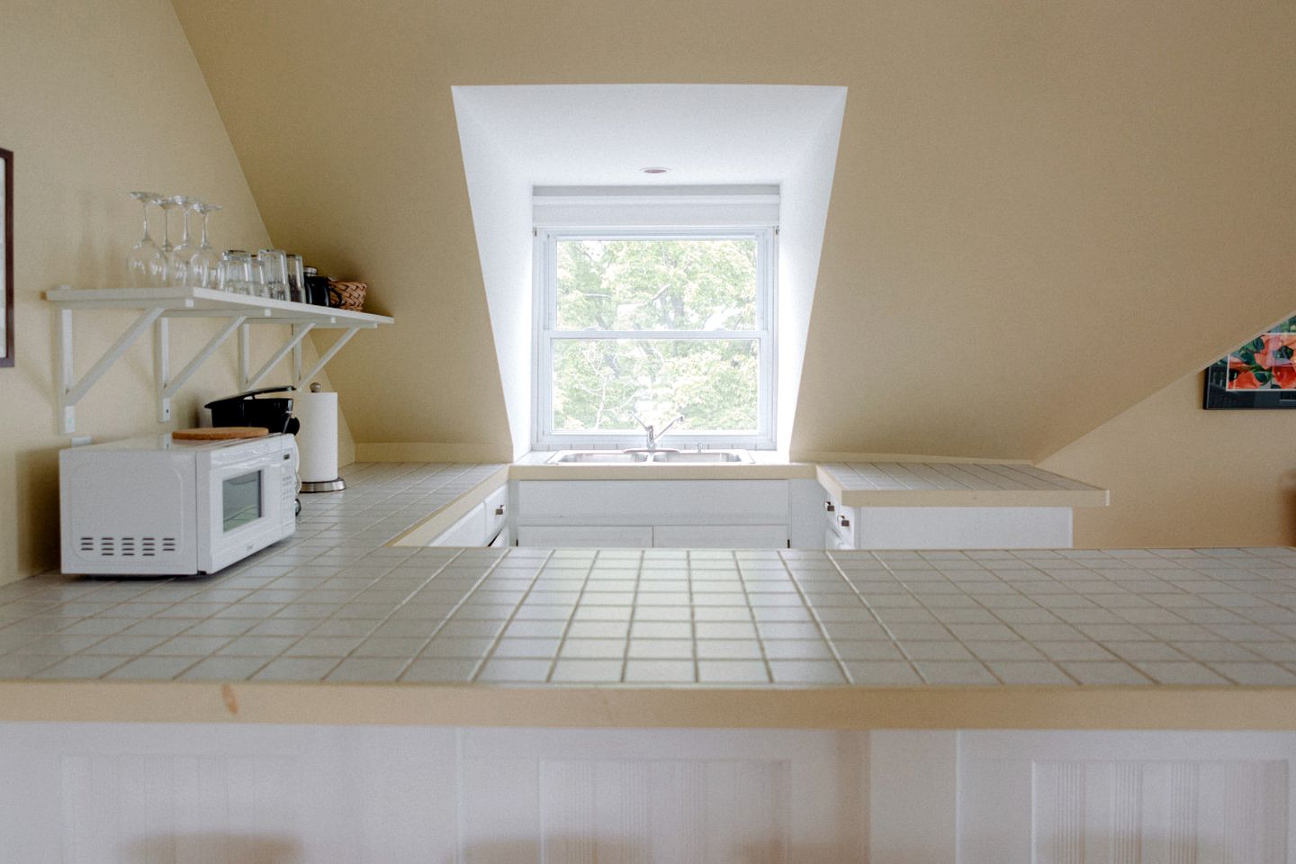 Gorgeous Unique Vacation Rental with Incredible Views for a Relaxing Getaway in Prince Edward, Ontario