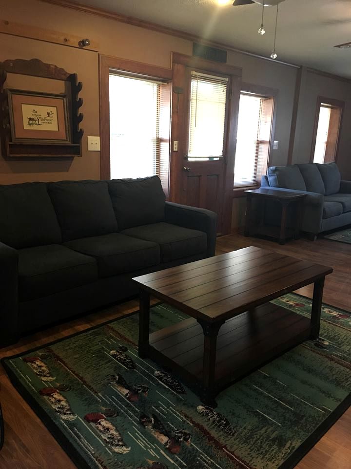 Gorgeous Vacation Cabin for Groups with Stylish Interior near Huntington, West Virginia