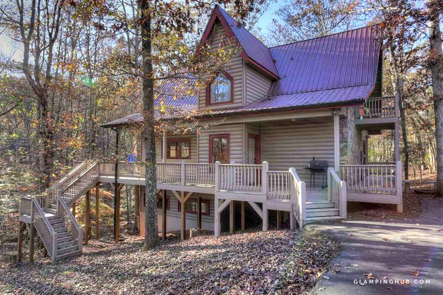 Vacation Cabin with Hot Tub Helen, North Glamping Hub