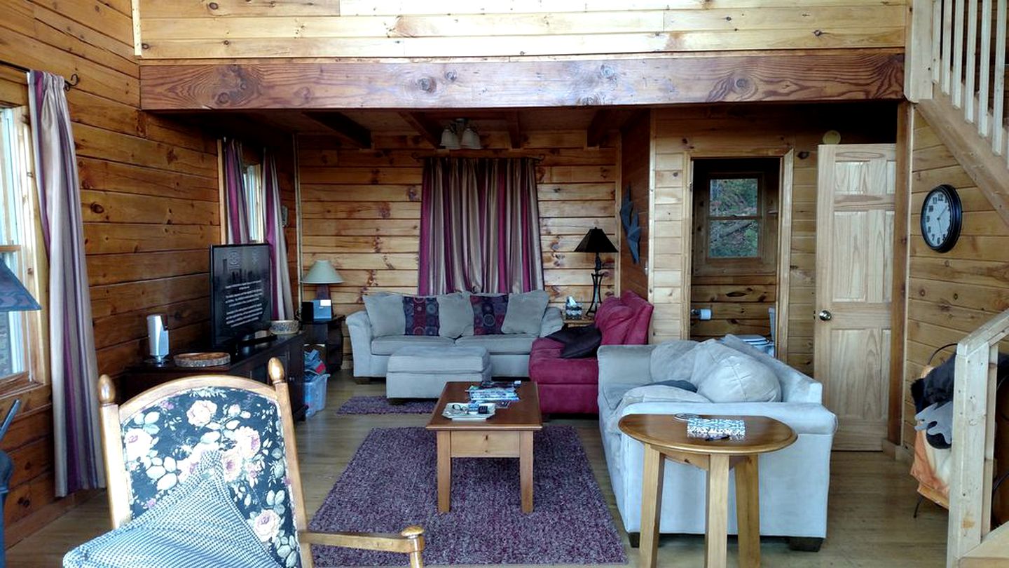 Log Cabin Rental with Appalachian Mountain Views in Boone, North Carolina