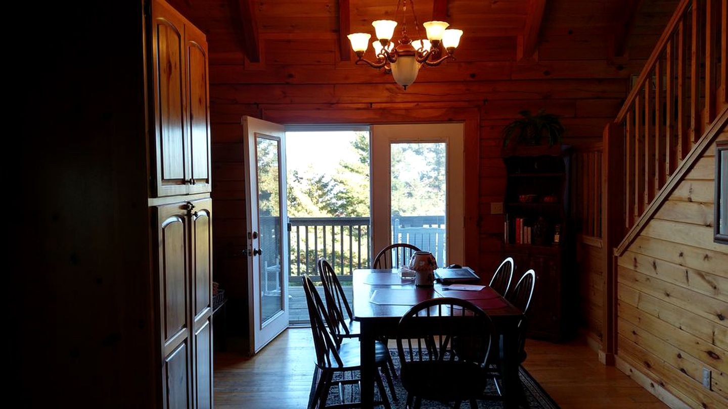 Log Cabin Rental with Appalachian Mountain Views in Boone, North Carolina