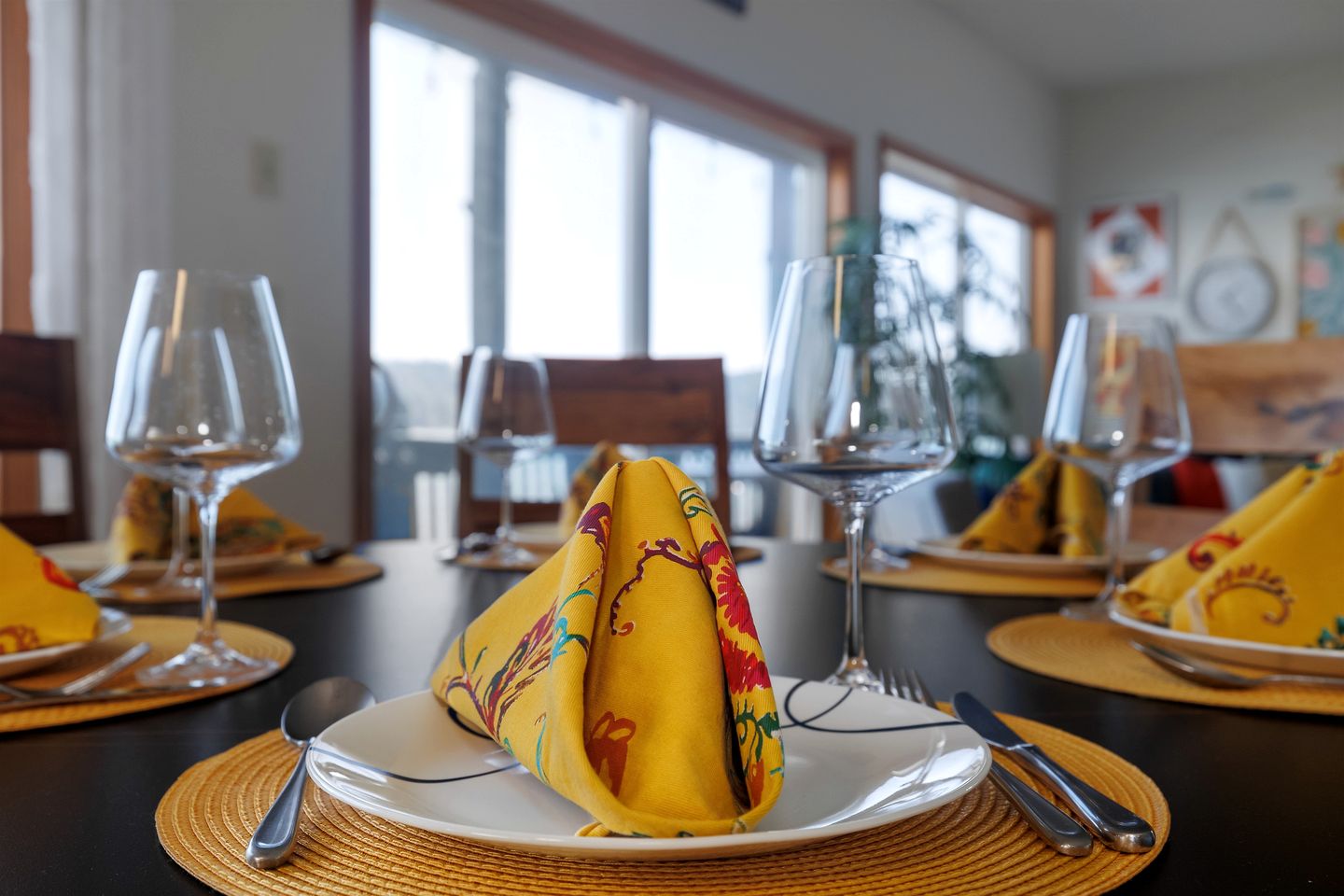 Gorgeous, Waterfront Beach Cottage on Oyster Bay with Easy Access to Olympic National Park