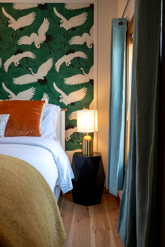 Gorgeous, Waterfront Beach Cottage on Oyster Bay with Easy Access to Olympic National Park