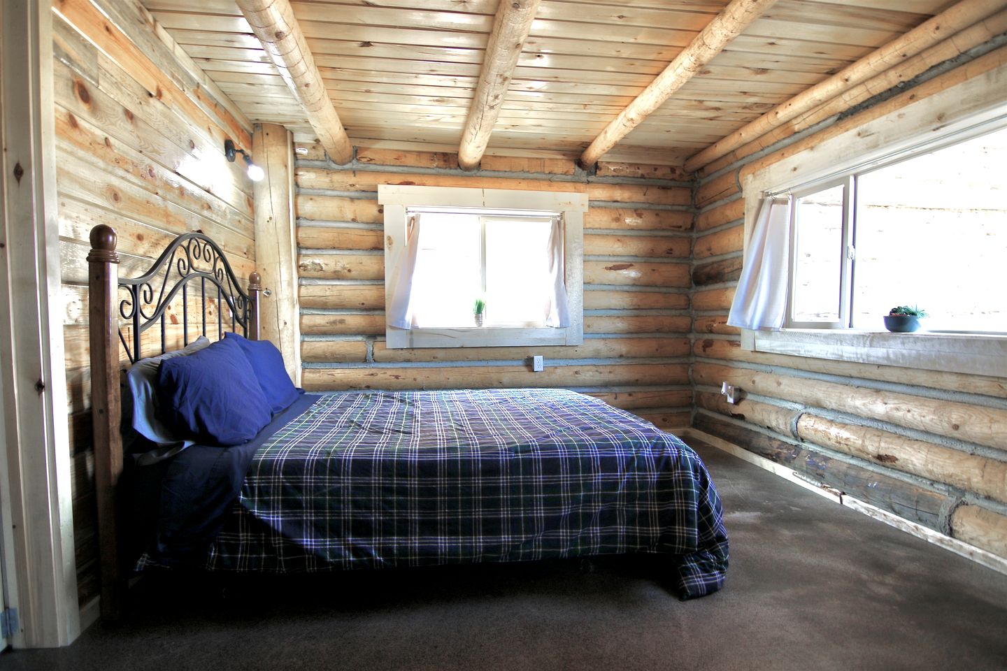 Gorgeous Wooden Rustic Cabin in Blanding, Utah