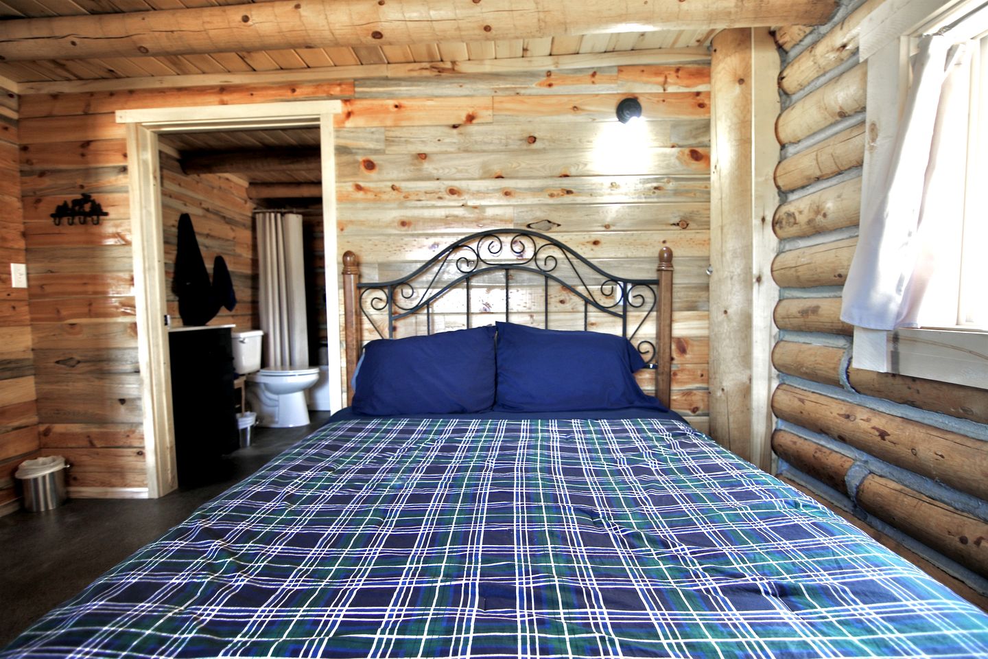 Gorgeous Wooden Rustic Cabin in Blanding, Utah