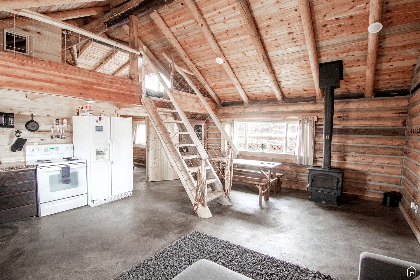 Gorgeous Wooden Rustic Cabin in Blanding, Utah