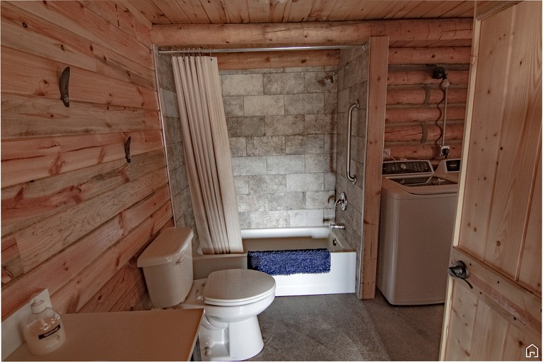 Cabins (United States of America, Blanding, Utah)