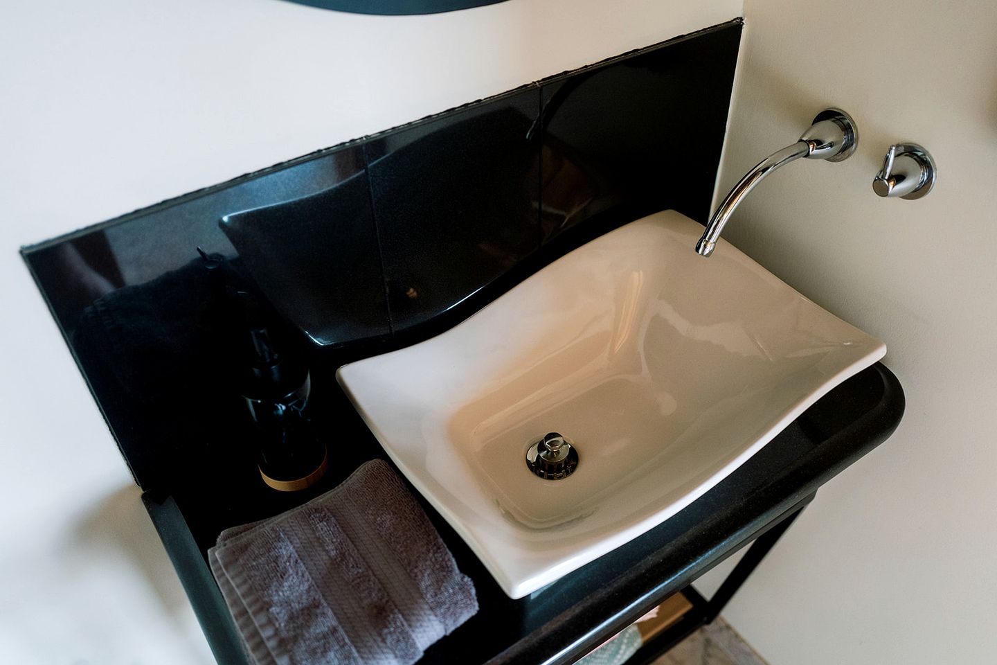 Gorgeous Tea House for Two with Incredible Views for the Ultimate Romantic Escape near Menlo, Georgia